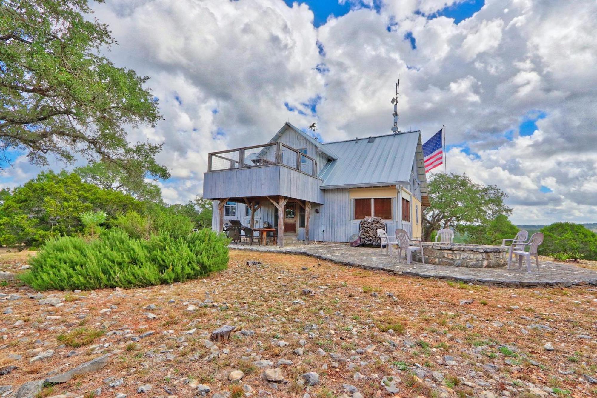 Log Cabin At Old Glory Ranch Wimberley Eksteriør bilde