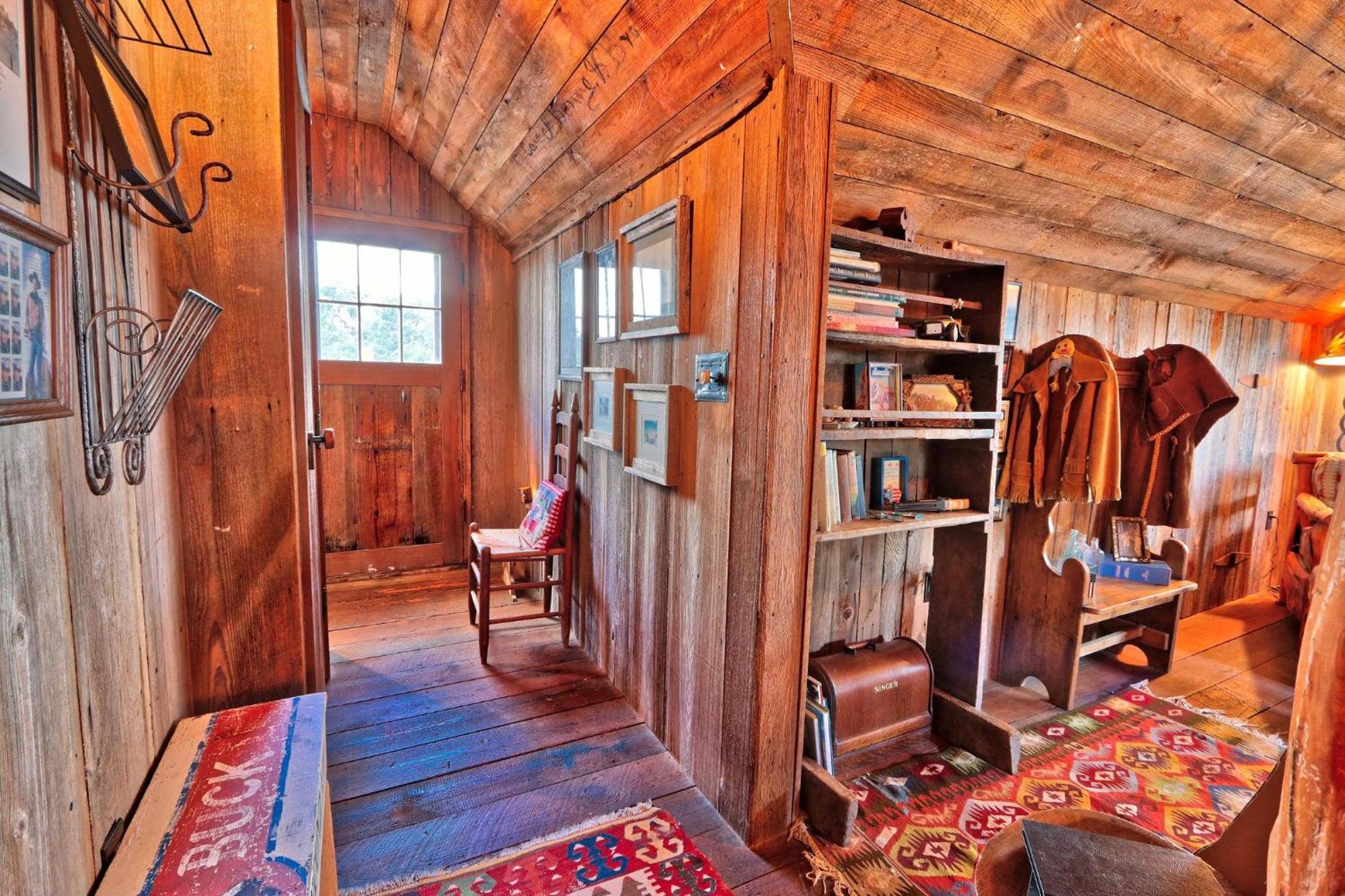 Log Cabin At Old Glory Ranch Wimberley Eksteriør bilde