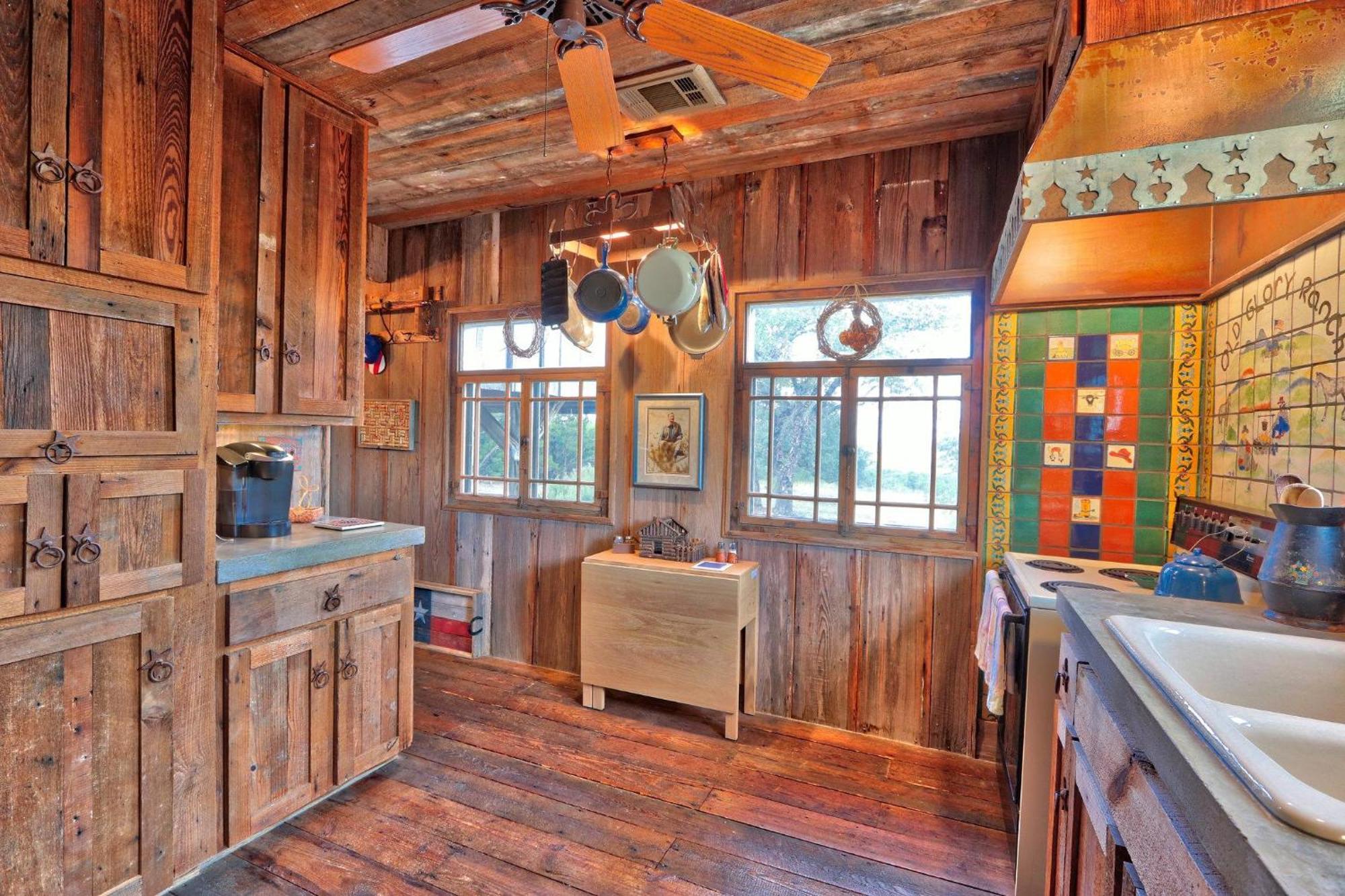 Log Cabin At Old Glory Ranch Wimberley Eksteriør bilde